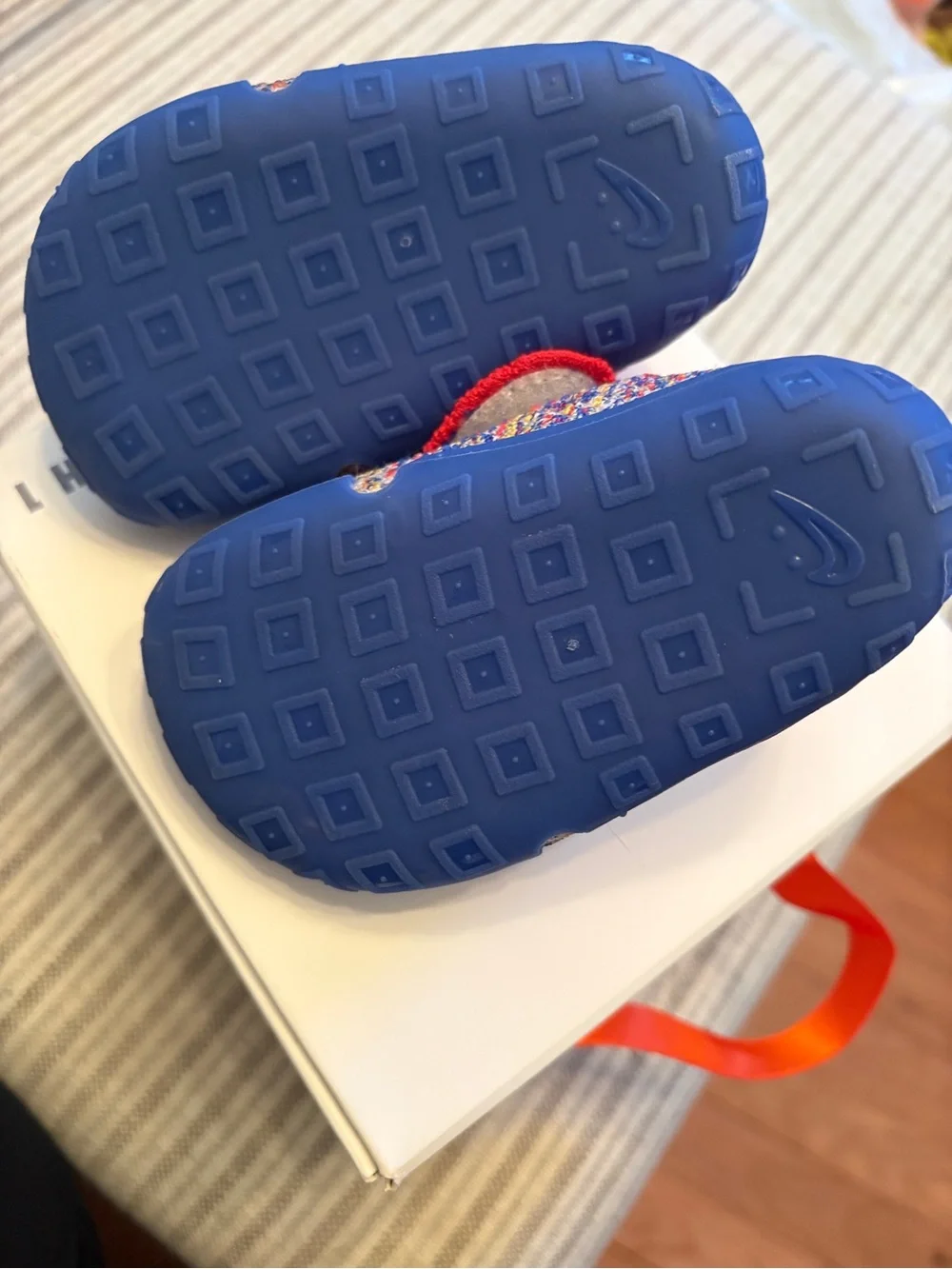 Nike swoosh gives